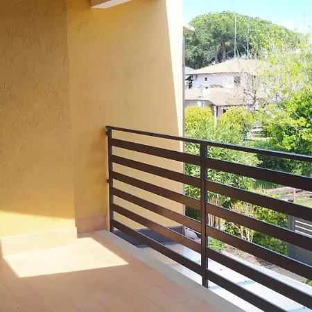 Freistehendes Haus Mit Garten * 丽都斯皮纳